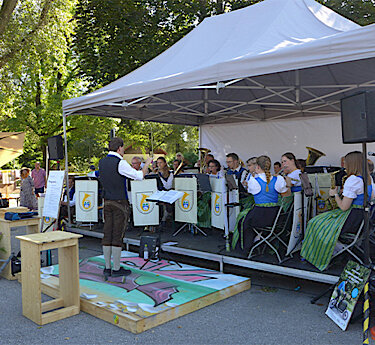 Das Puchheimer Blasorchester auf der Bühne